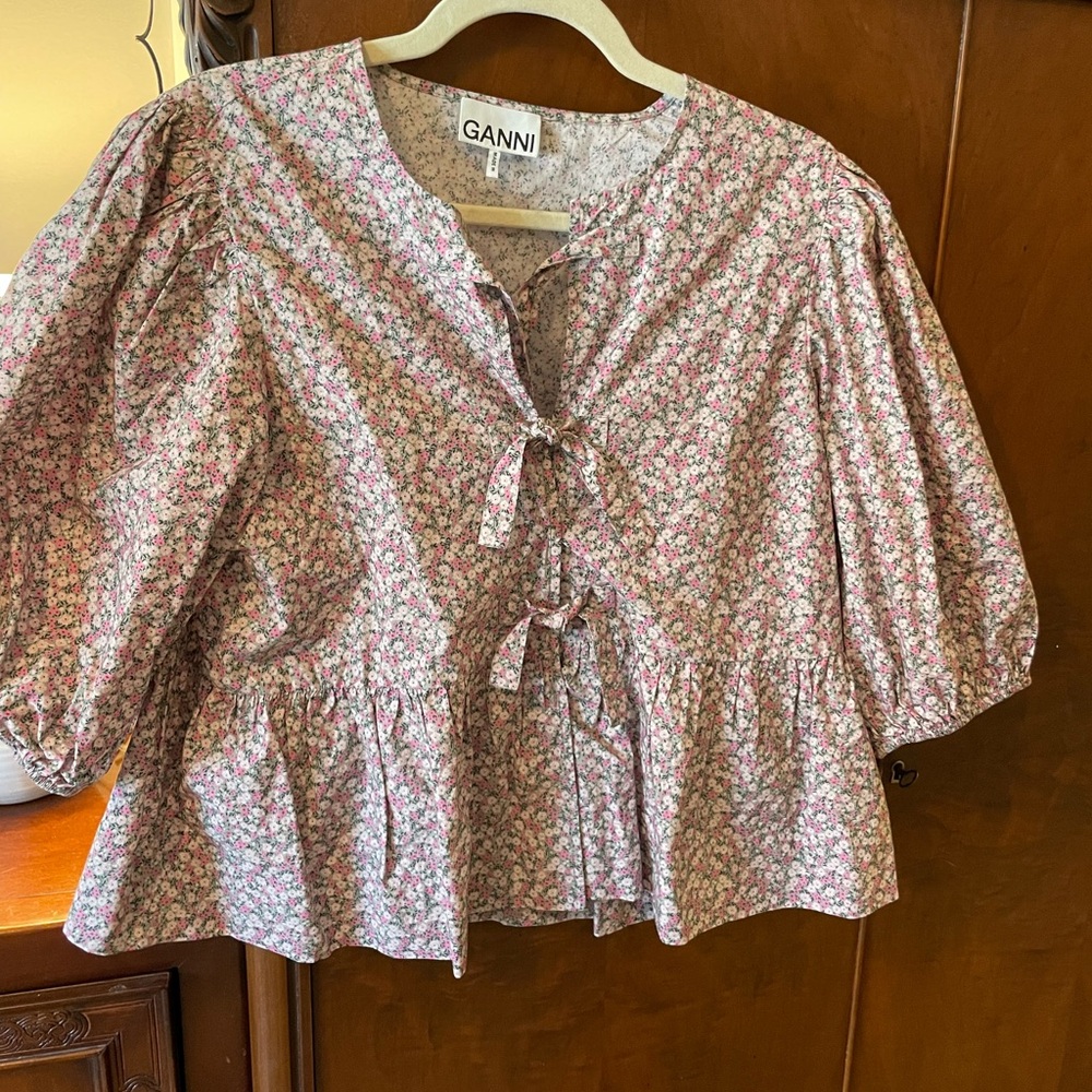 Ganni floral peplum bow top. Sz. 40.